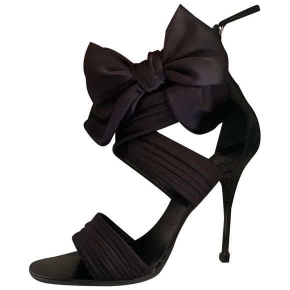 Giuseppe Zanotti Shoes - Giuseppe Zanotti - Satin Bow Black Sandals - 35